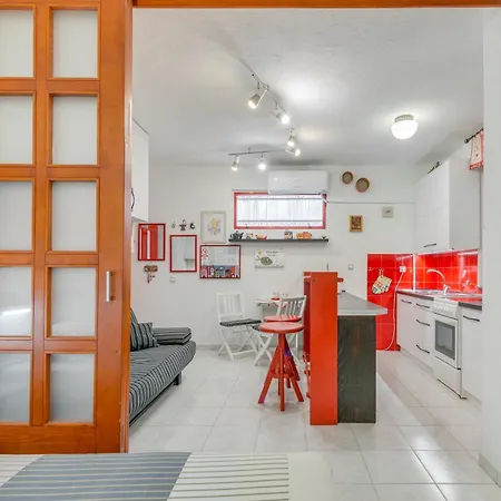 Jelena Apartment Sumartin